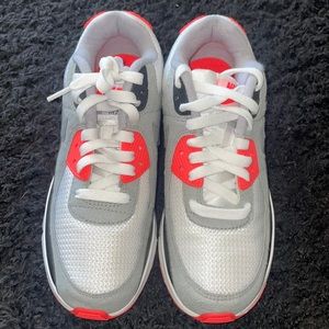 Kids (youth) size 5 Nike Air Max